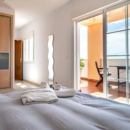 Faro's Lagunas Penthouse - Mijas Costa *